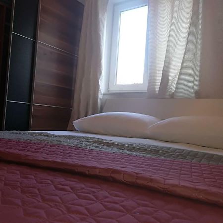 Apartman Brzovic Omiš Esterno foto
