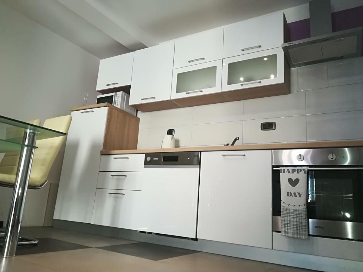 Apartman Brzovic Omiš Esterno foto